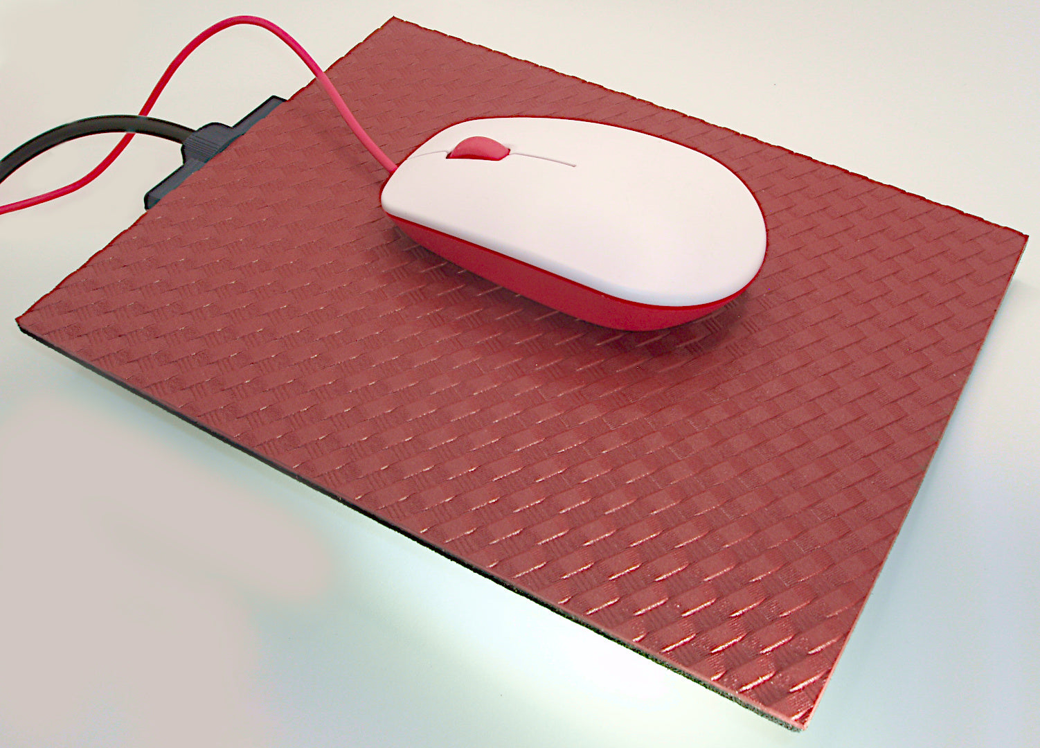 Hotmousepad Rouge Weave with mouse